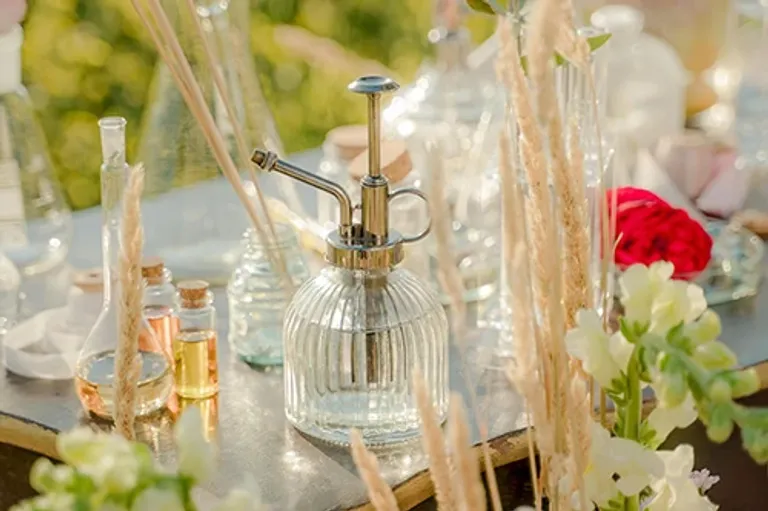 Perfumes Club background